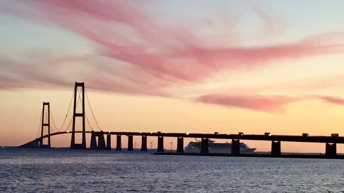 Storebæltsbroen am Abend